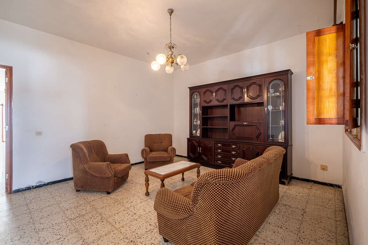 5 bedroom Villa for sale in San Bartolome - € 285,000 (Ref: 10040256)