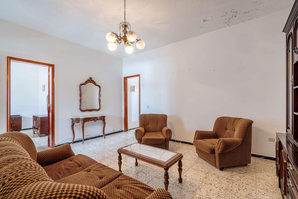 5 bedroom Villa for sale in San Bartolome - € 285,000 (Ref: 10040256)