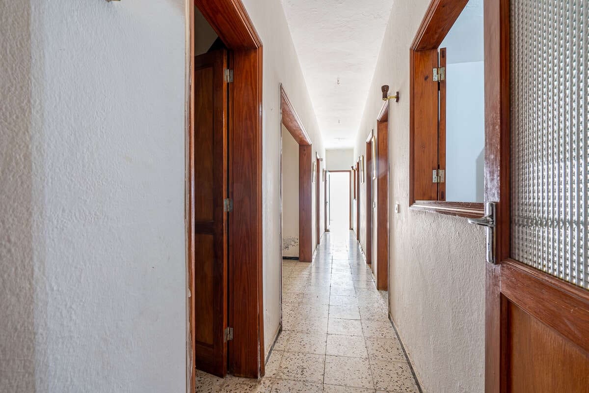 5 bedroom Villa for sale in San Bartolome - € 285,000 (Ref: 10040256)
