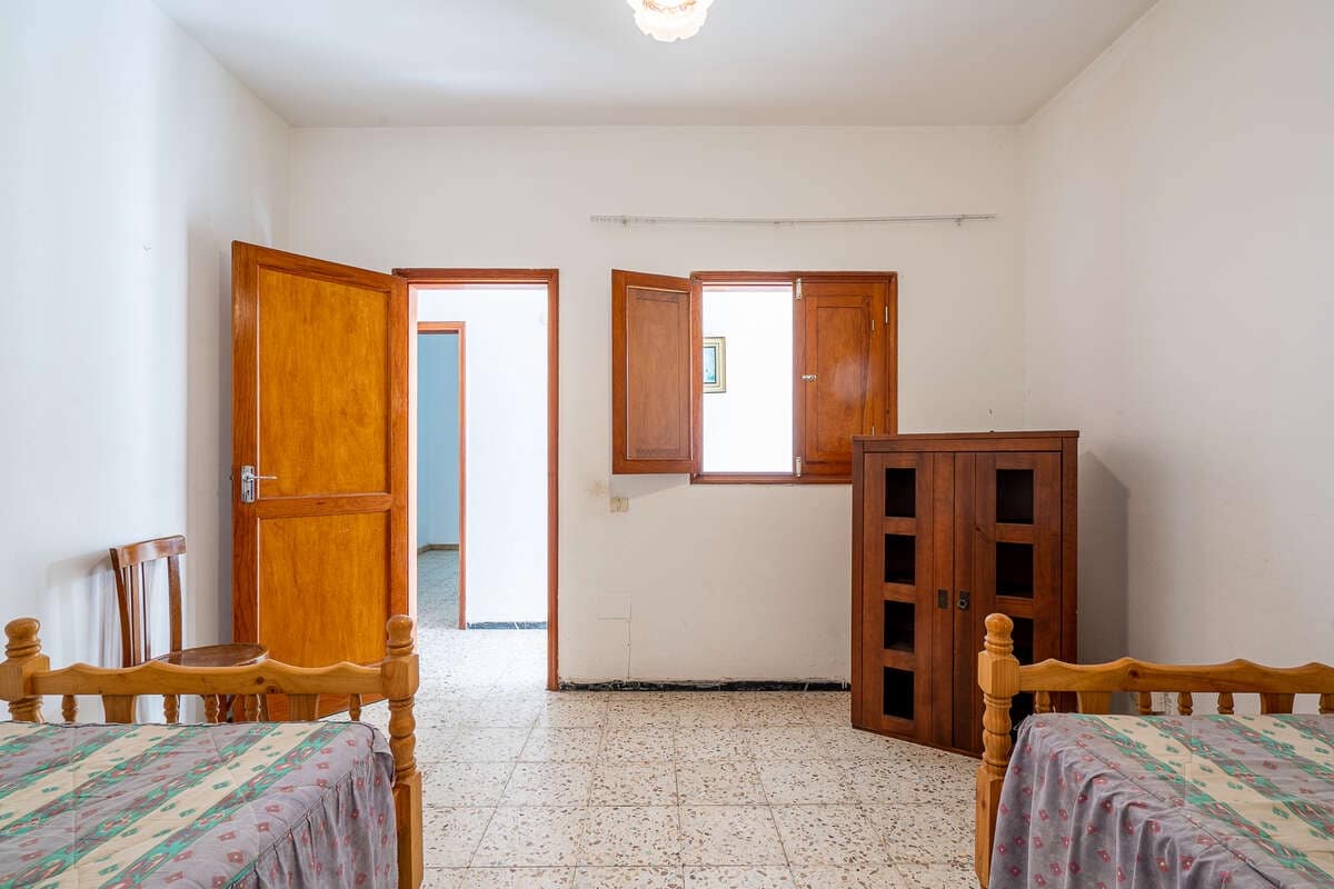 5 bedroom Villa for sale in San Bartolome - € 285,000 (Ref: 10040256)