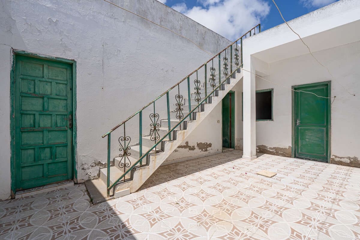5 bedroom Villa for sale in San Bartolome - € 285,000 (Ref: 10040256)