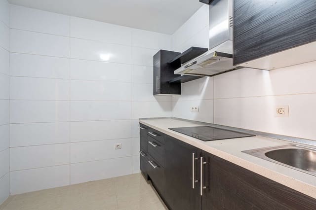 4 soveværelse Lejlighed til salg i Arrecife med garage - € 265.000 (Ref: 10057882)