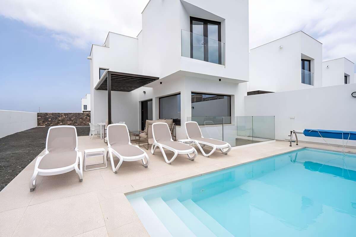 4 quarto Moradia para venda em Playa Blanca com piscina garagem - 580 000 € (Ref: 10088730)