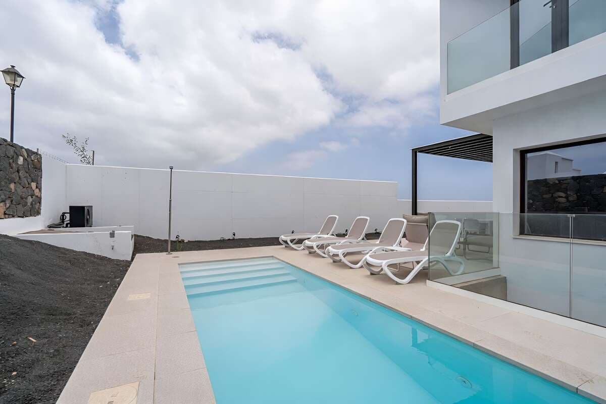 4 quarto Moradia para venda em Playa Blanca com piscina garagem - 580 000 € (Ref: 10088730)