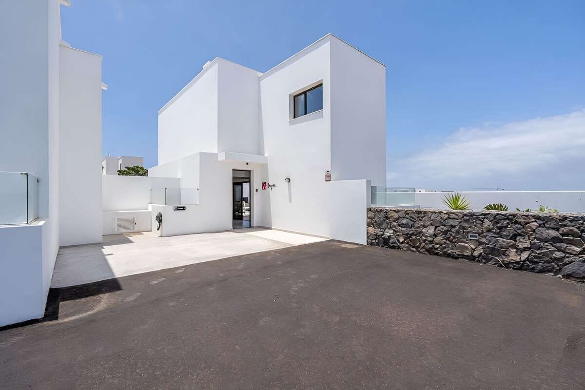 4 quarto Moradia para venda em Playa Blanca com piscina garagem - 580 000 € (Ref: 10088730)