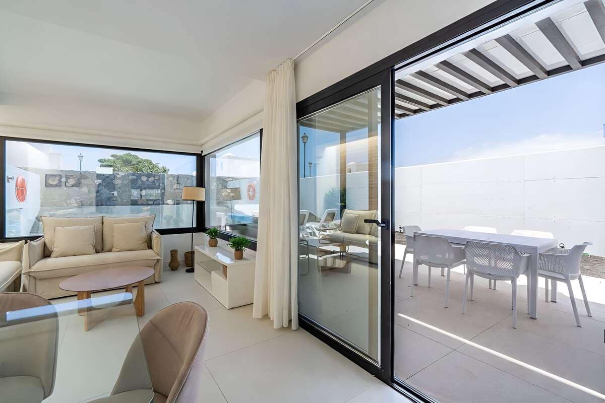 4 quarto Moradia para venda em Playa Blanca com piscina garagem - 580 000 € (Ref: 10088730)