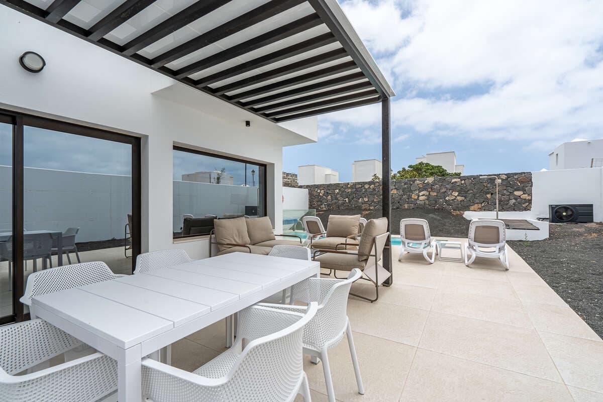 4 quarto Moradia para venda em Playa Blanca com piscina garagem - 580 000 € (Ref: 10088730)