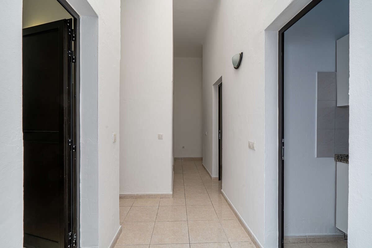 2 bedroom Flat for sale in Arrecife - € 210,000 (Ref: 10097448)
