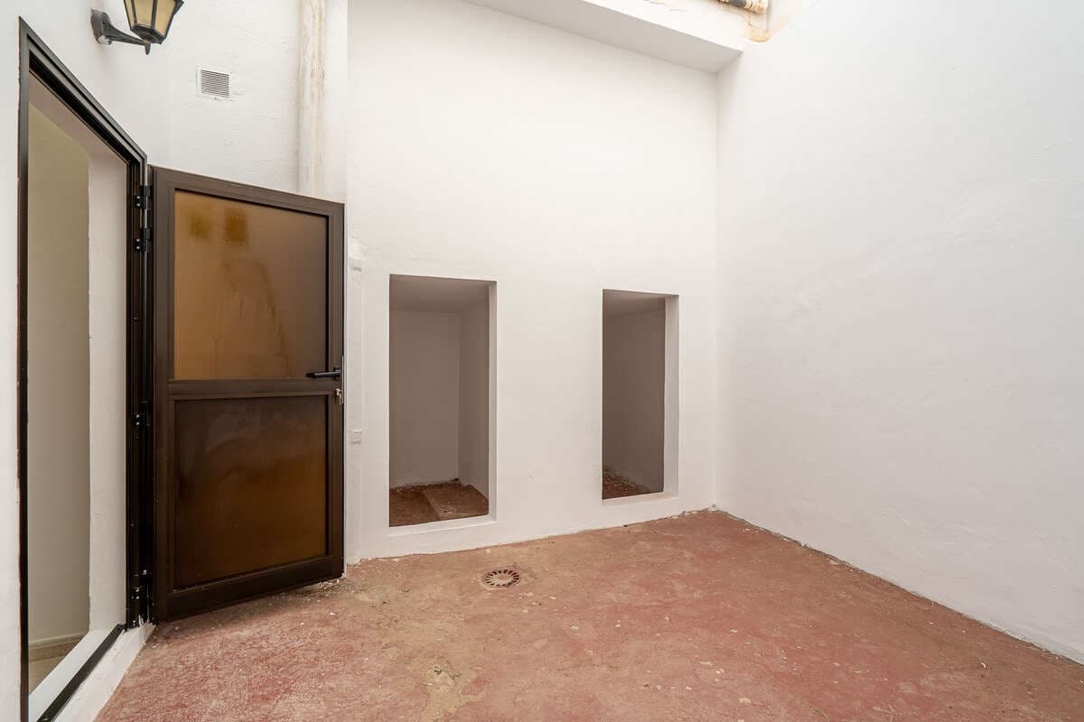 2 bedroom Flat for sale in Arrecife - € 210,000 (Ref: 10097448)