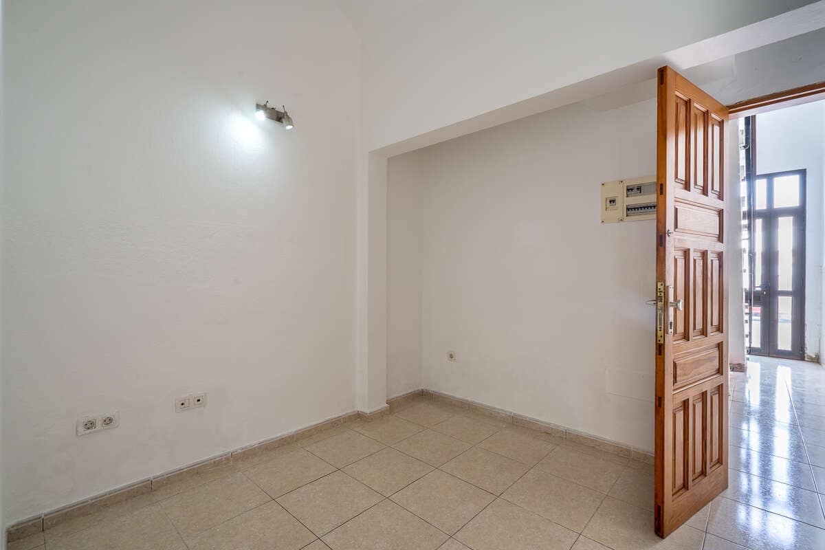 2 bedroom Flat for sale in Arrecife - € 210,000 (Ref: 10097448)