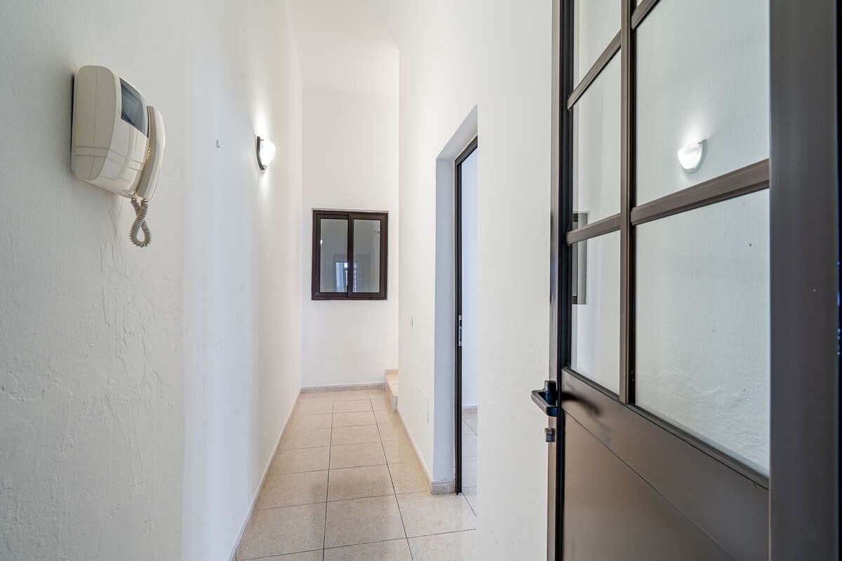 2 bedroom Flat for sale in Arrecife - € 210,000 (Ref: 10097448)