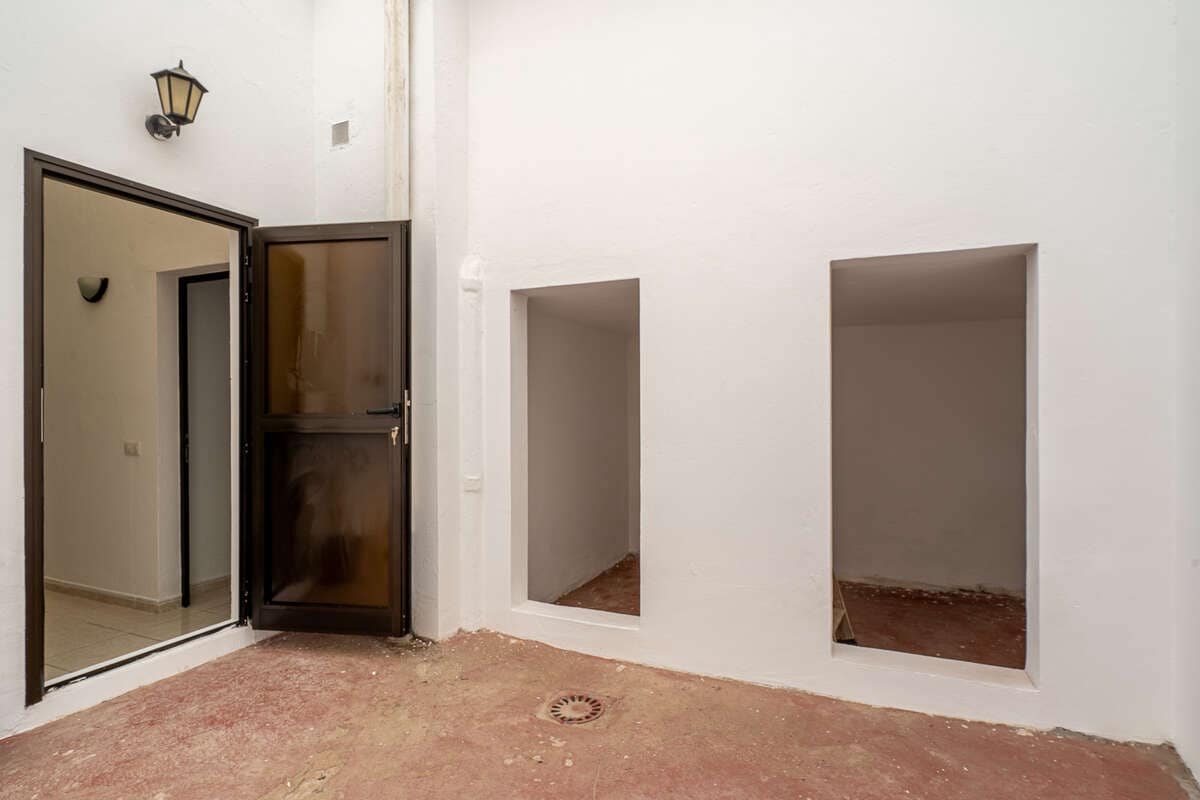 2 bedroom Flat for sale in Arrecife - € 210,000 (Ref: 10097448)