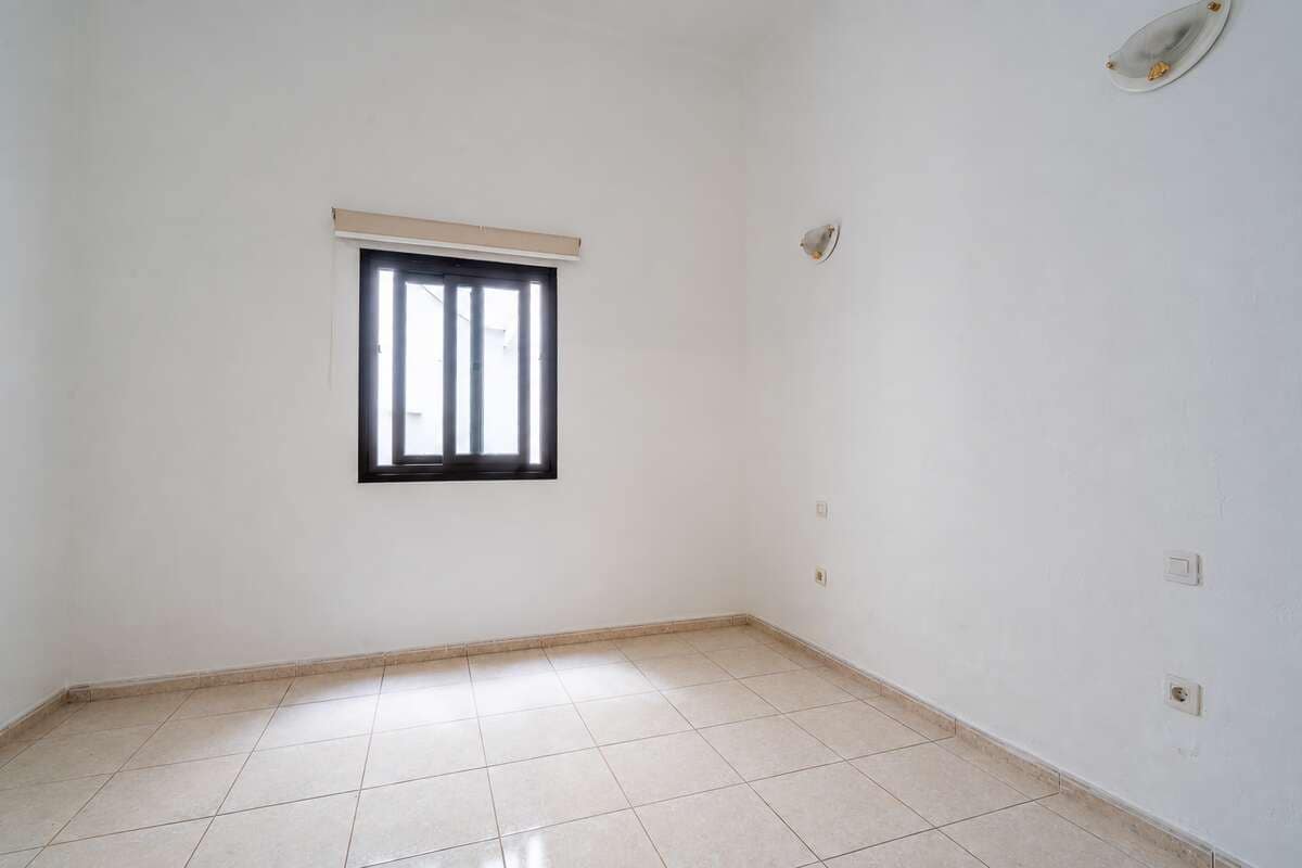 2 bedroom Flat for sale in Arrecife - € 210,000 (Ref: 10097448)