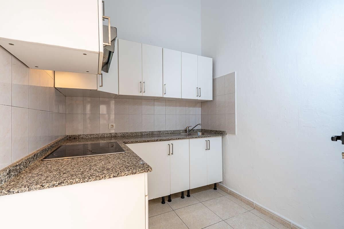 2 bedroom Flat for sale in Arrecife - € 210,000 (Ref: 10097448)