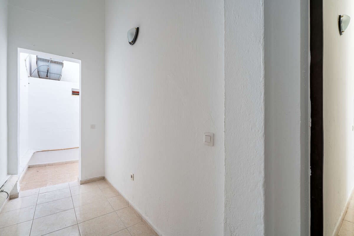 2 bedroom Flat for sale in Arrecife - € 210,000 (Ref: 10097448)