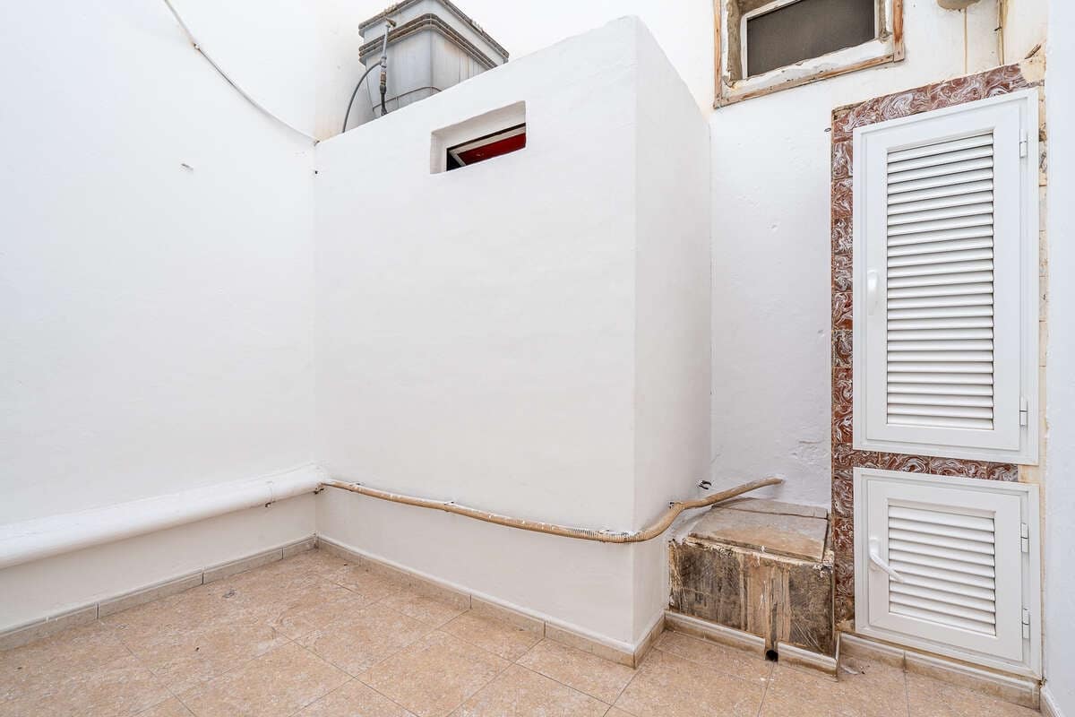 2 bedroom Flat for sale in Arrecife - € 210,000 (Ref: 10097448)