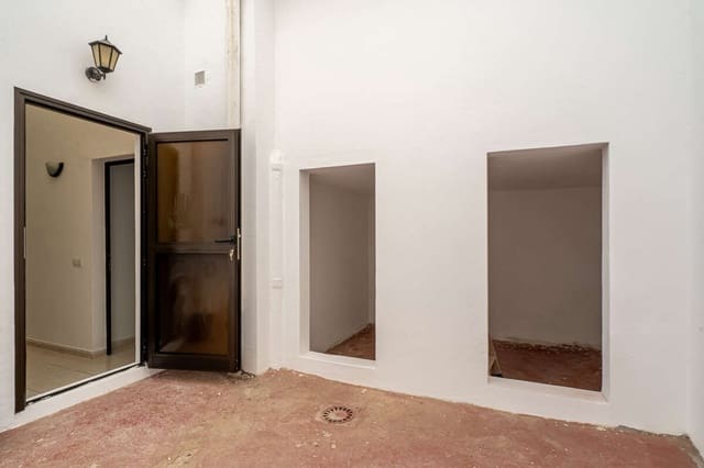 2 bedroom Flat for sale in Arrecife - € 210,000 (Ref: 10097448)