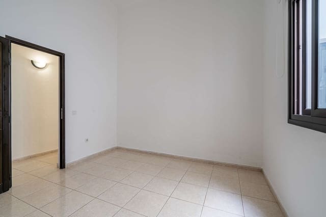 2 bedroom Flat for sale in Arrecife - € 210,000 (Ref: 10097448)