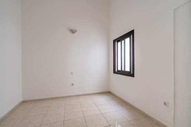 2 bedroom Flat for sale in Arrecife - € 210,000 (Ref: 10097448)