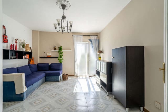 Piso de 3 habitaciones en Arrecife en venta - 225.000 € (Ref: 10108703)