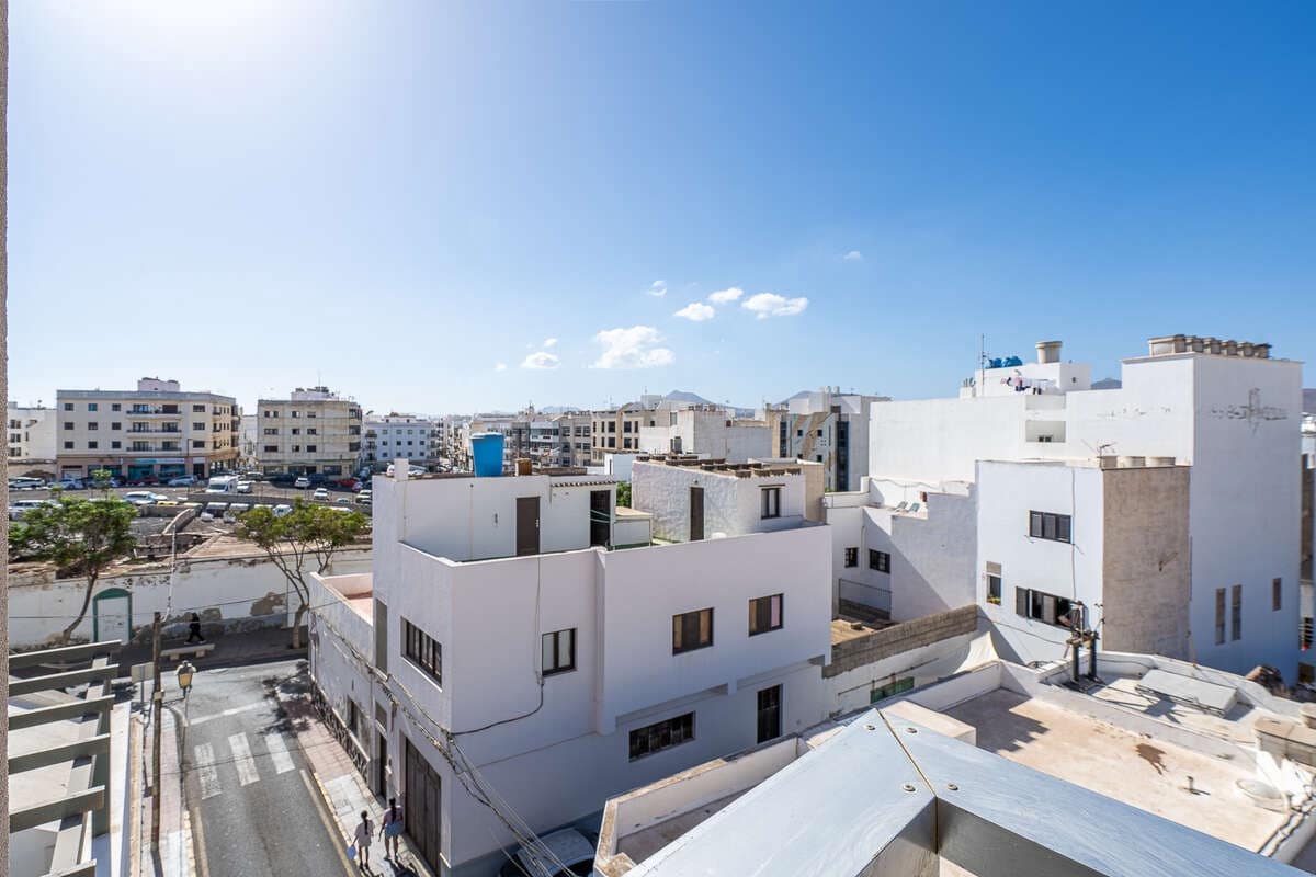 2 bedroom Flat for sale in Arrecife - € 195,000 (Ref: 10131046)