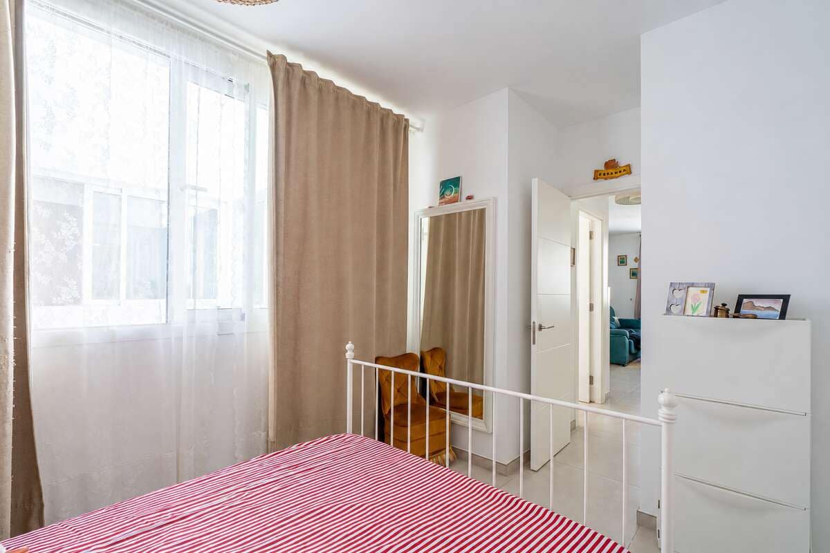 2 bedroom Flat for sale in Arrecife - € 168,000 (Ref: 10131047)
