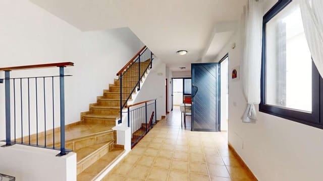 2 slaapkamer Halfvrijstaande villa te koop in Orzola, Haría - € 245.000 (Ref: 10138995)