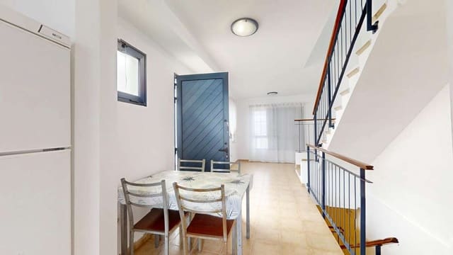 2 slaapkamer Halfvrijstaande villa te koop in Orzola, Haría - € 245.000 (Ref: 10138995)