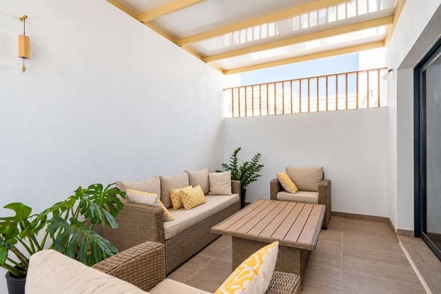 2 soverom Kjedet enebolig til salgs i Costa Teguise, Teguise med garasje - € 355 450 (Ref: 10148220)