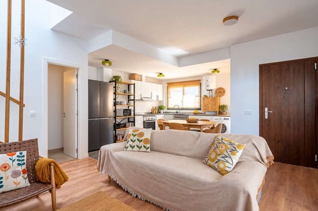 2 soverom Kjedet enebolig til salgs i Costa Teguise, Teguise med garasje - € 355 450 (Ref: 10148220)