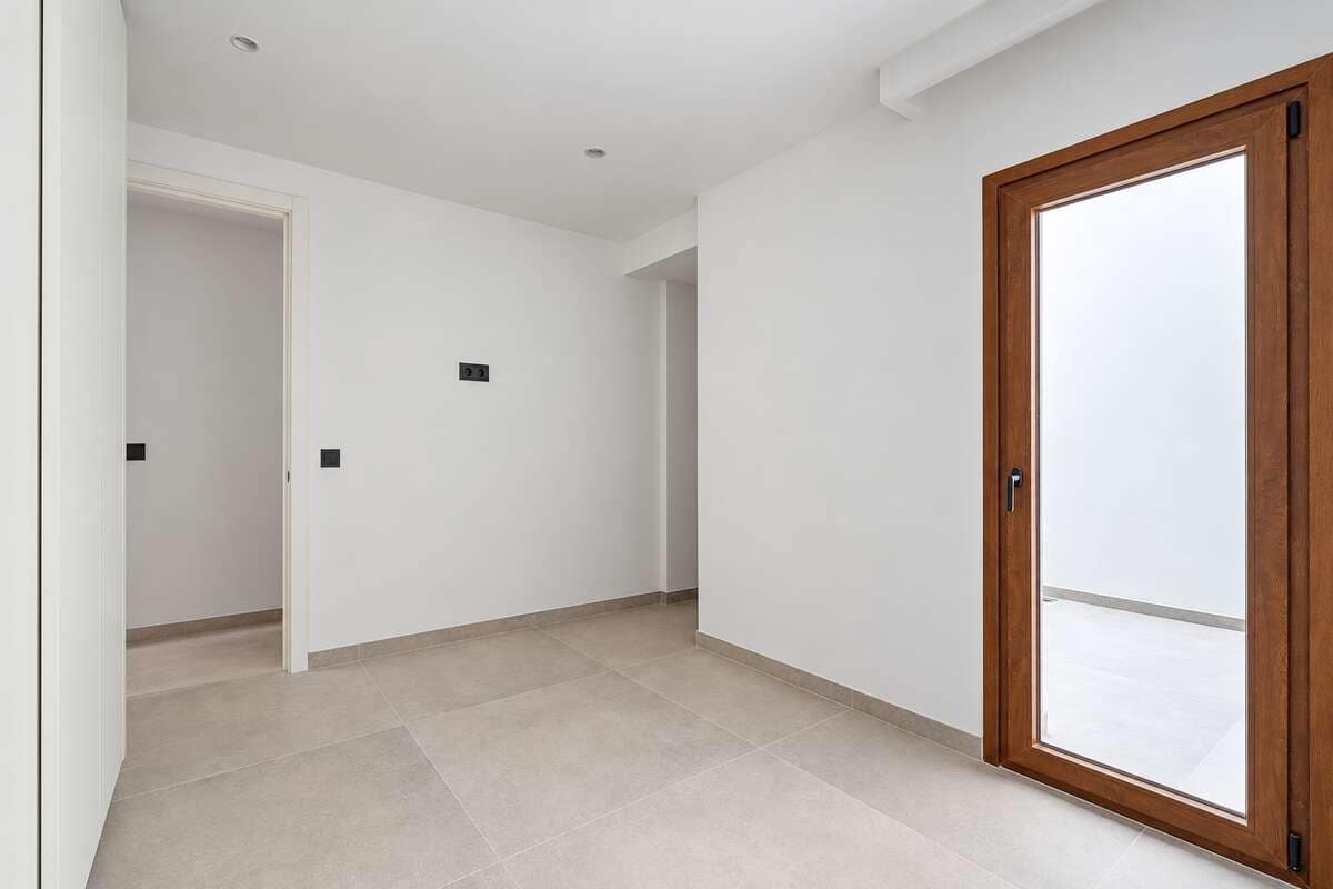 2 bedroom Flat for sale in Arrecife - € 299,000 (Ref: 10157098)