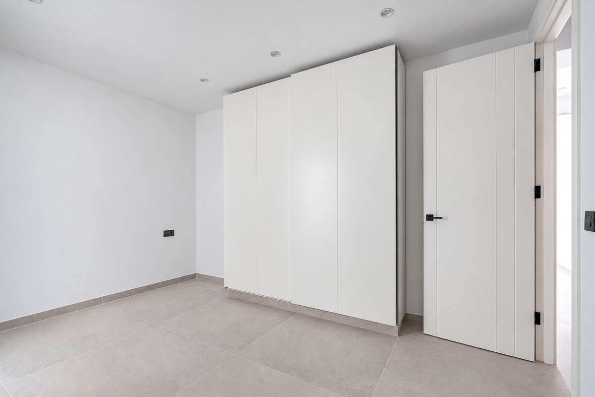 2 bedroom Flat for sale in Arrecife - € 299,000 (Ref: 10157098)