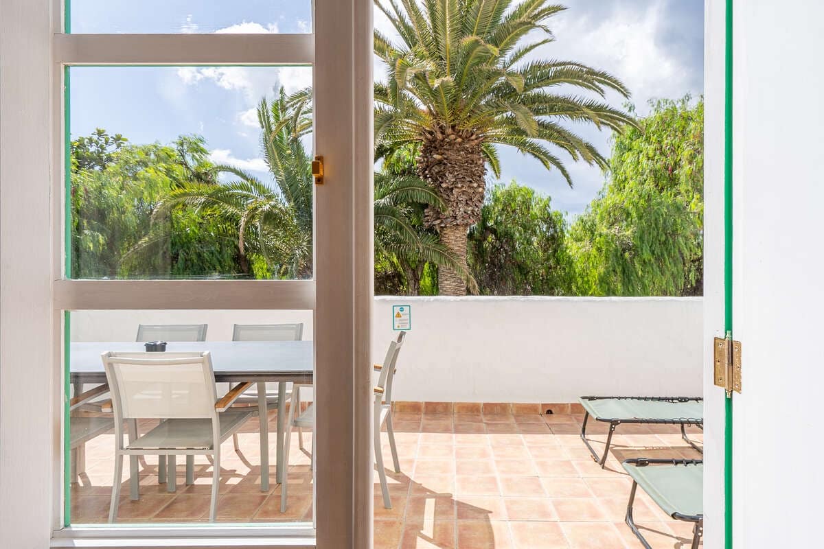 2 bedroom Apartment for sale in Costa Teguise - € 399,000 (Ref: 10157100)