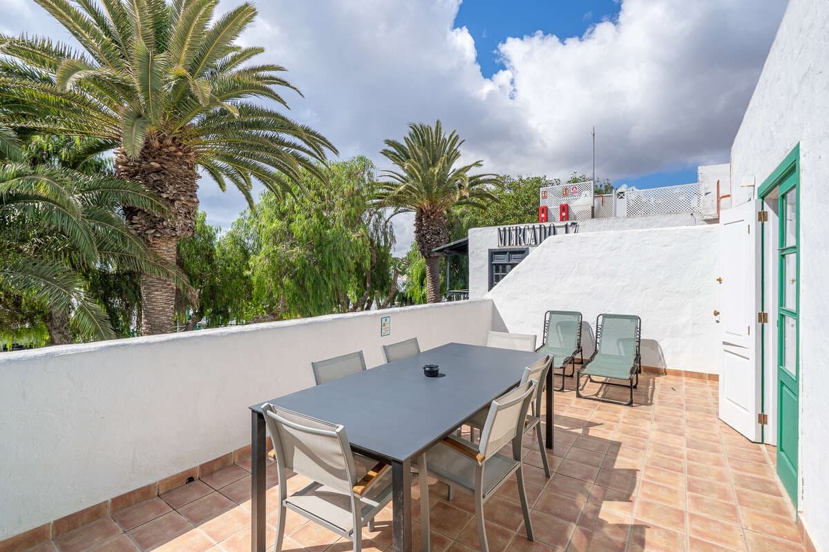 2 bedroom Apartment for sale in Costa Teguise - € 399,000 (Ref: 10157100)