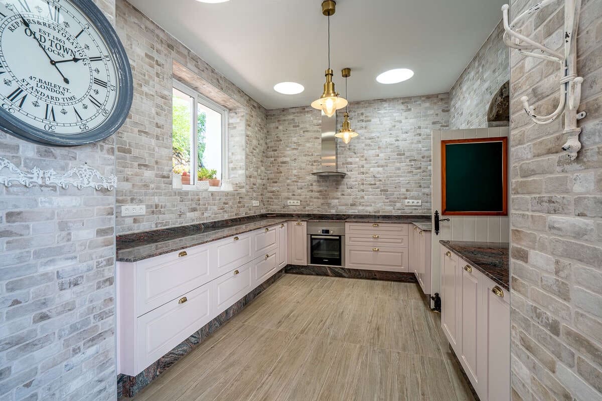 5 bedroom Villa for sale in Masdache with garage - € 685,000 (Ref: 10174847)