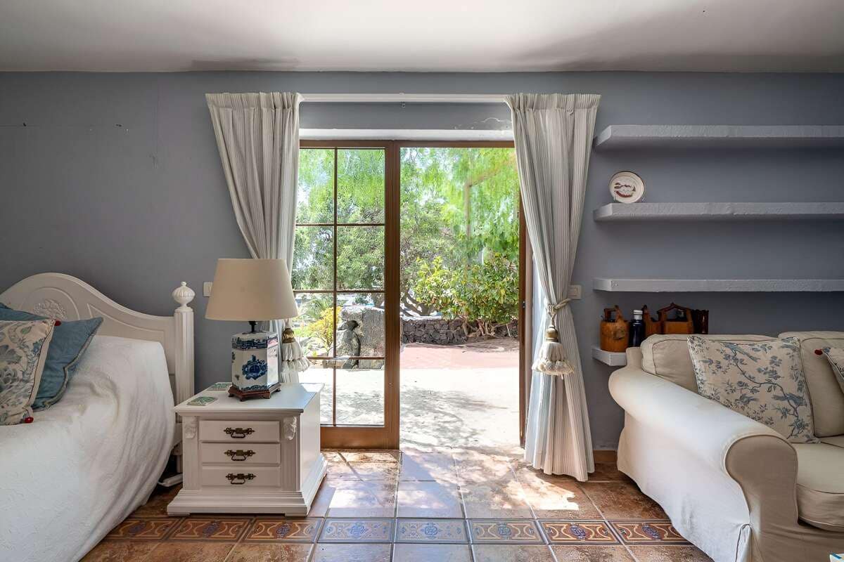 5 bedroom Villa for sale in Masdache with garage - € 685,000 (Ref: 10174847)