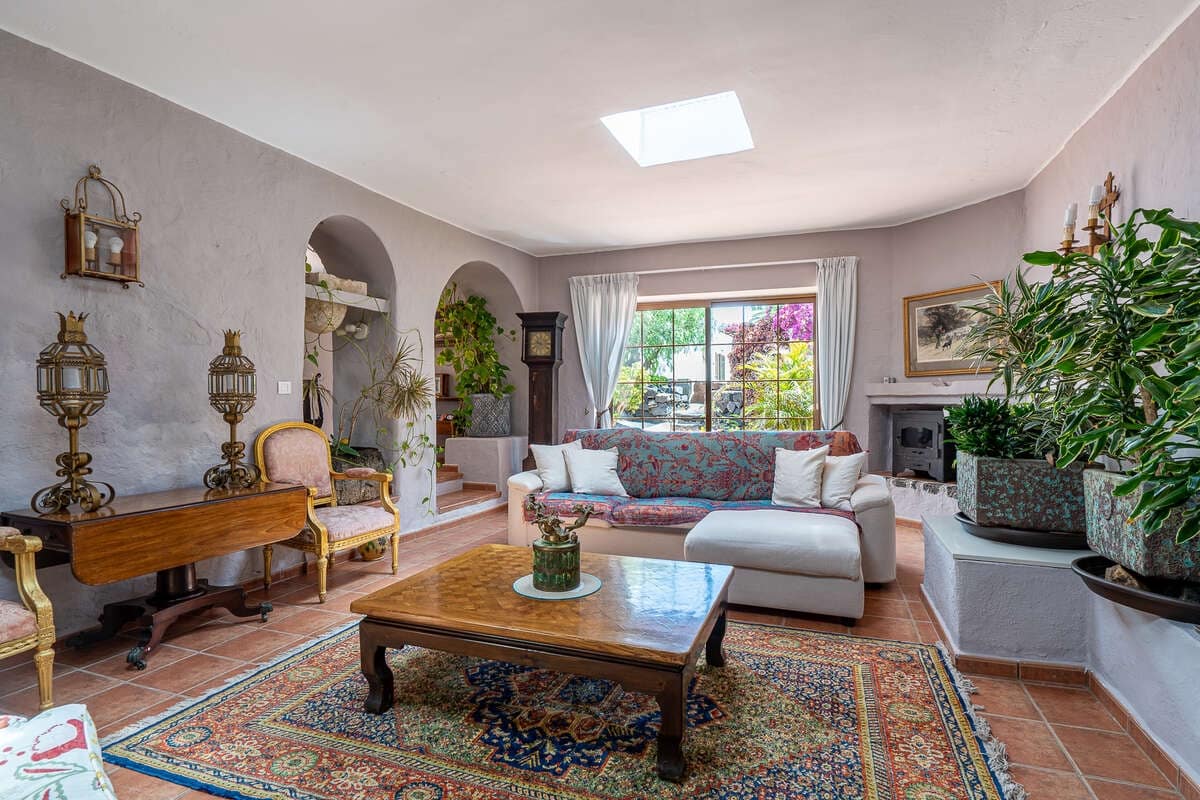5 bedroom Villa for sale in Masdache with garage - € 685,000 (Ref: 10174847)
