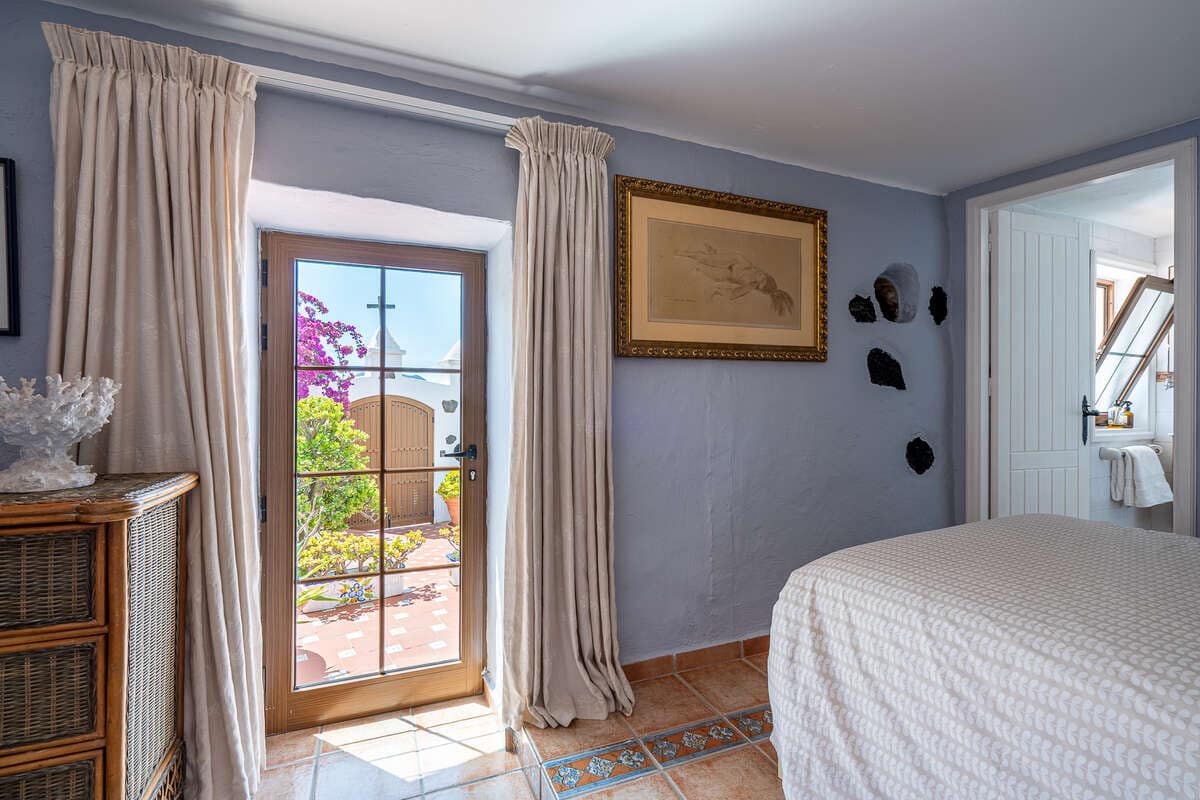 5 bedroom Villa for sale in Masdache with garage - € 685,000 (Ref: 10174847)