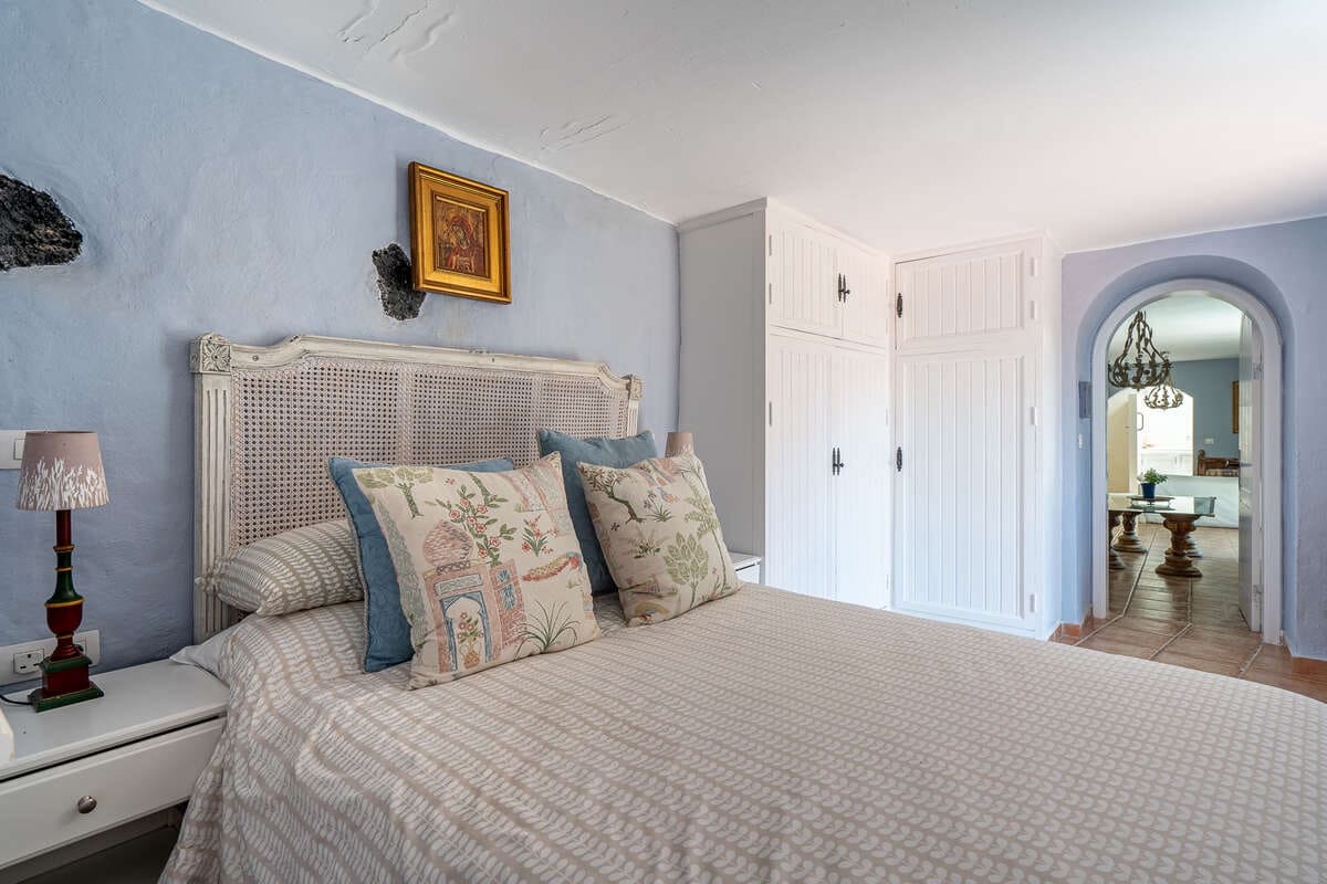 5 bedroom Villa for sale in Masdache with garage - € 685,000 (Ref: 10174847)