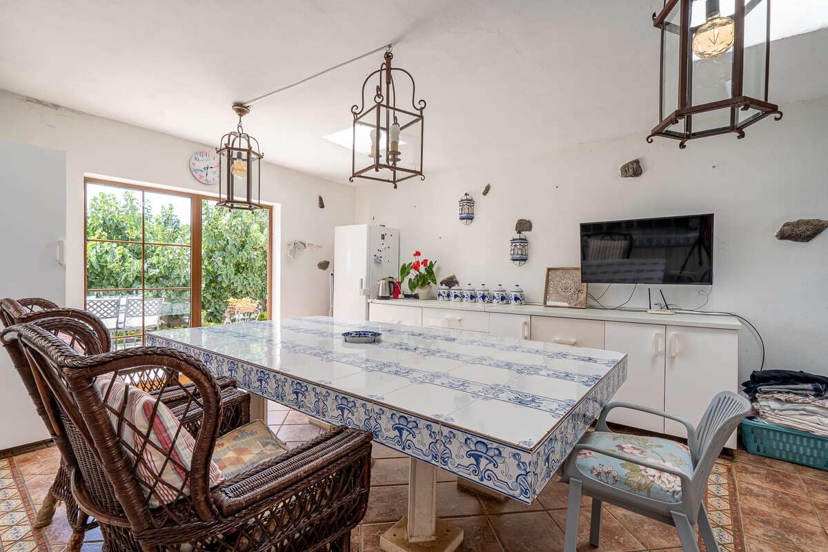 5 bedroom Villa for sale in Masdache with garage - € 685,000 (Ref: 10174847)