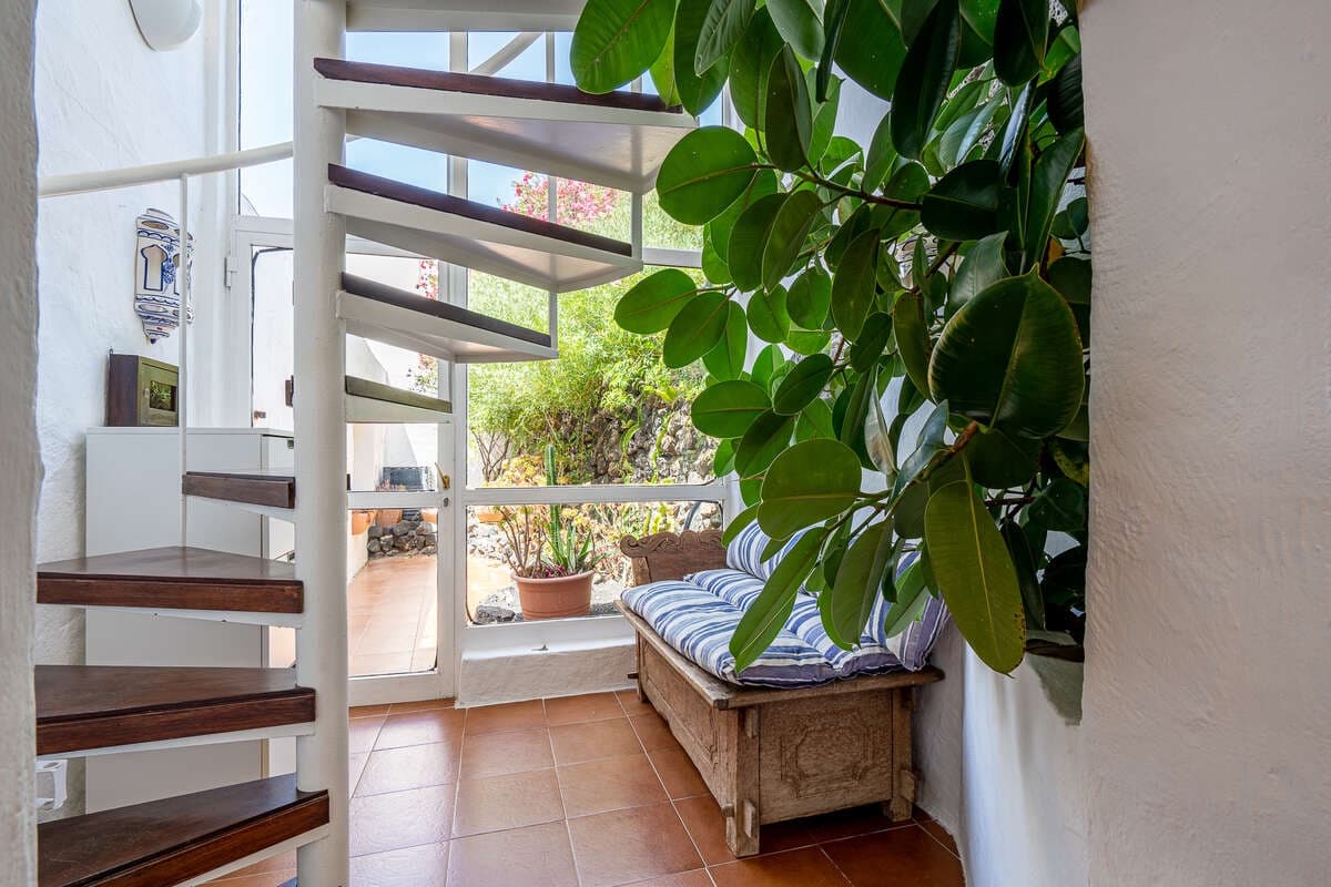 5 bedroom Villa for sale in Masdache with garage - € 685,000 (Ref: 10174847)