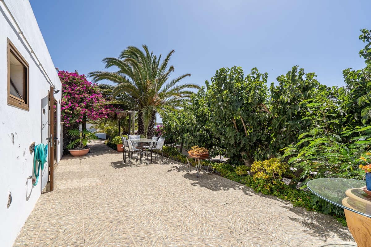 5 bedroom Villa for sale in Masdache with garage - € 685,000 (Ref: 10174847)