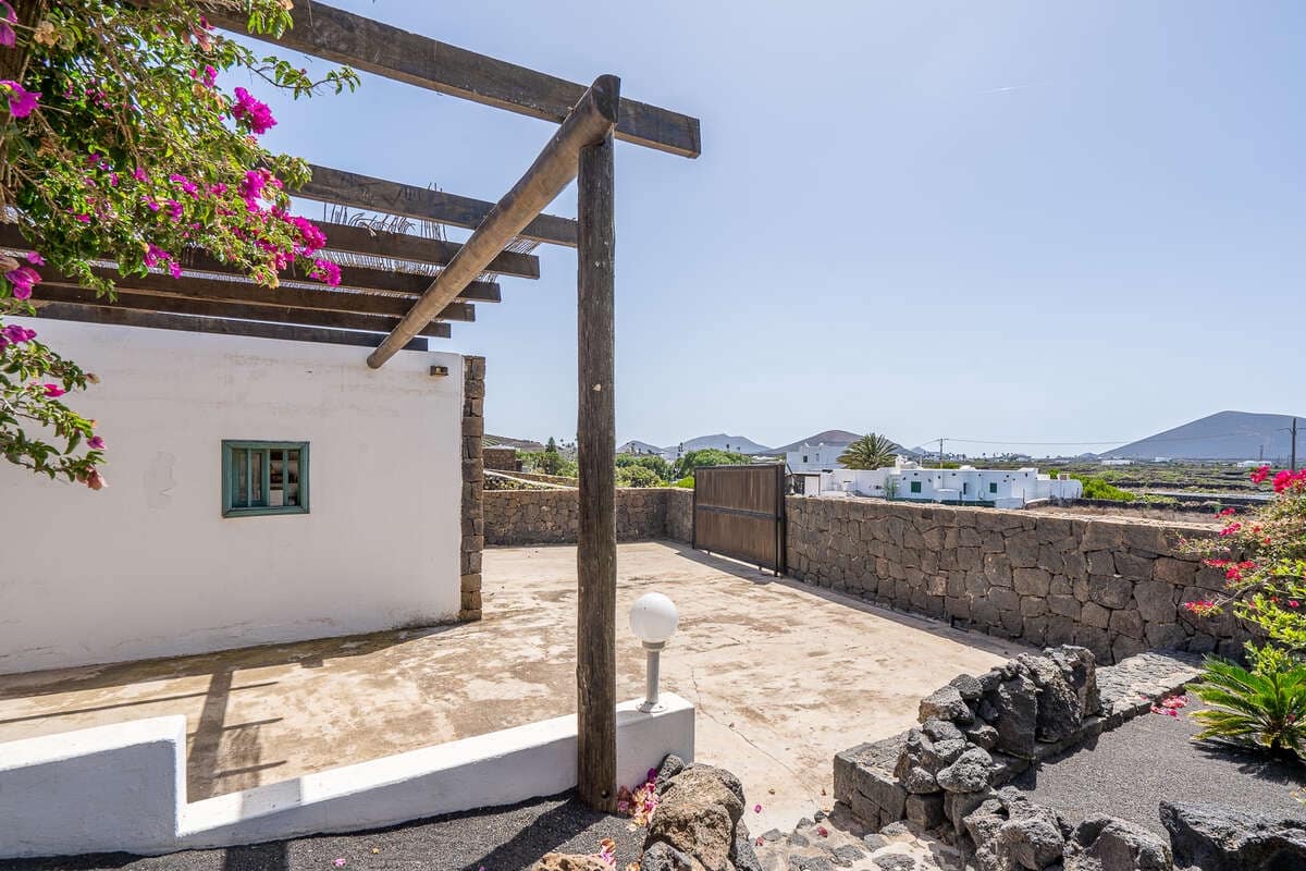 5 bedroom Villa for sale in Masdache with garage - € 685,000 (Ref: 10174847)
