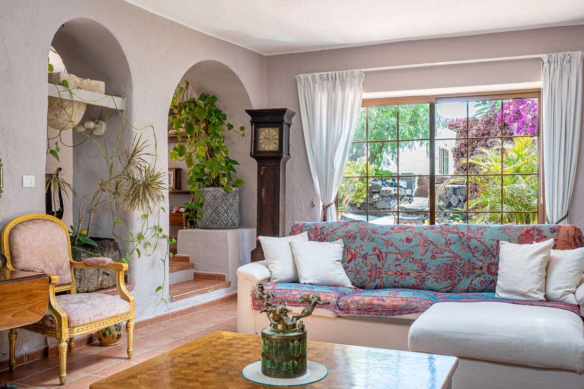 5 bedroom Villa for sale in Masdache with garage - € 685,000 (Ref: 10174847)