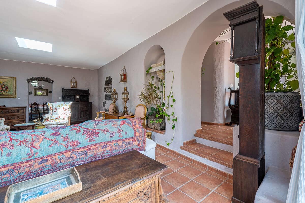 5 bedroom Villa for sale in Masdache with garage - € 685,000 (Ref: 10174847)