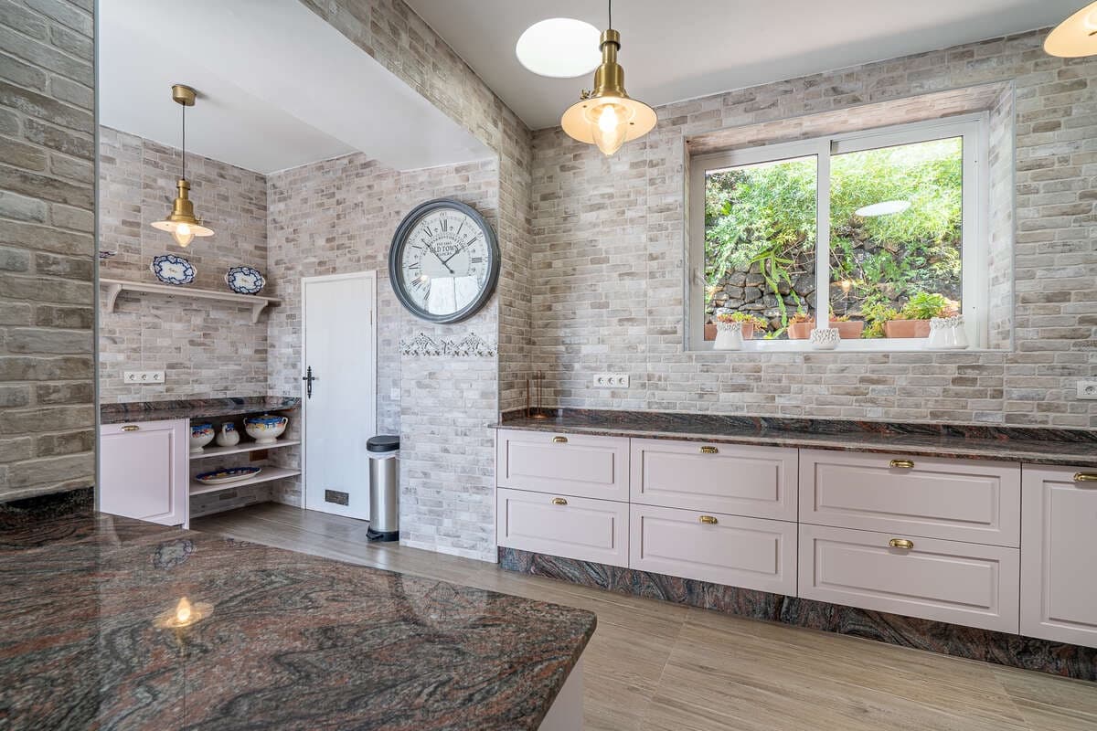 5 bedroom Villa for sale in Masdache with garage - € 685,000 (Ref: 10174847)