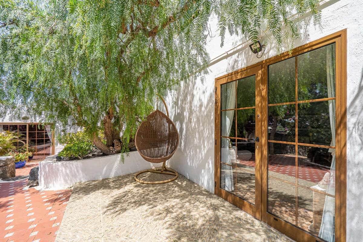 5 bedroom Villa for sale in Masdache with garage - € 685,000 (Ref: 10174847)