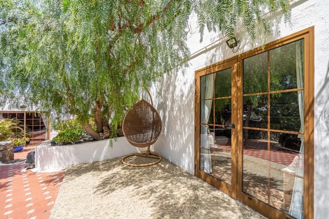 5 bedroom Villa for sale in Masdache, Tías with garage - € 685,000 (Ref: 10174847)