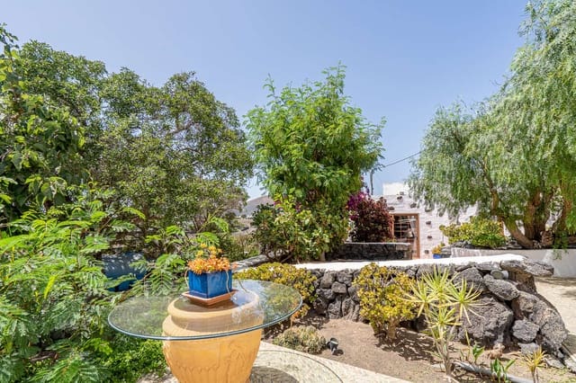 5 bedroom Villa for sale in Masdache, Tías with garage - € 685,000 (Ref: 10174847)