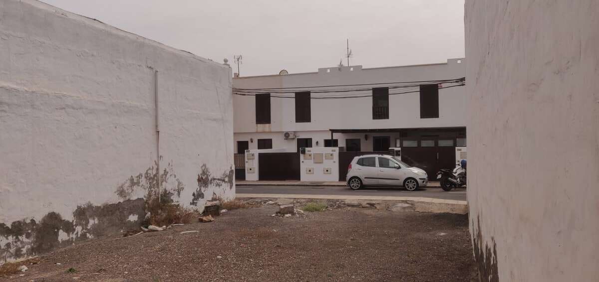 Bauplatz zu verkaufen in Arrecife - 65.000 € (Ref: 10176196)